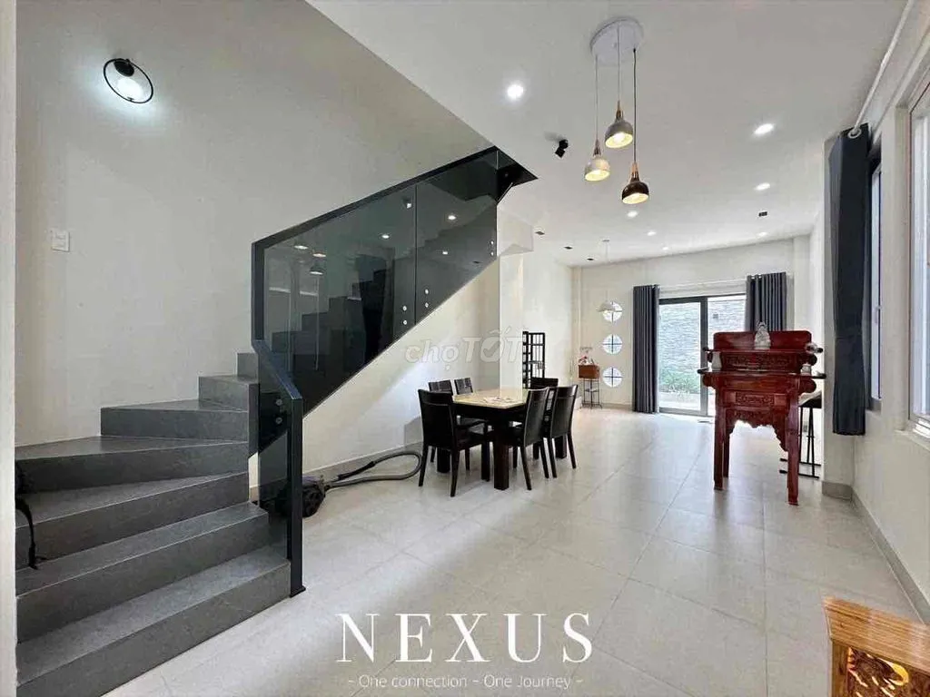 Nhà nguyên căn mới xây đầy đủ nội thất như ảnh 2p đến bãi xe oto
