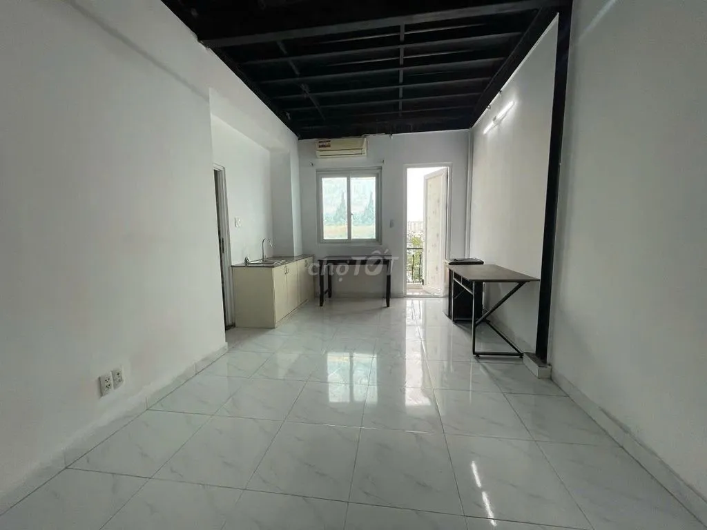 STUDIO SIÊU RỘNG NGAY CHỢ BÀ CHIỂU, ĐH MỸ THUẬT-FULL NT-BAN CÔNG RIÊNG