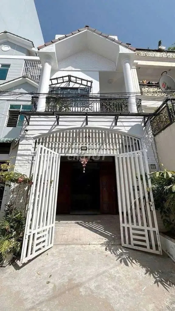 Nhà 1 Trệt 2 Lầu Sân Thượng 5x15m KDC Lacasa Lê Thị Chợ Quận 7