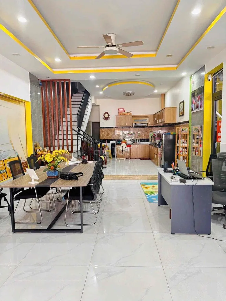 Cho thuê nhà đường Đô Đốc Lân mặt bằng kinh doanh rất đẹp