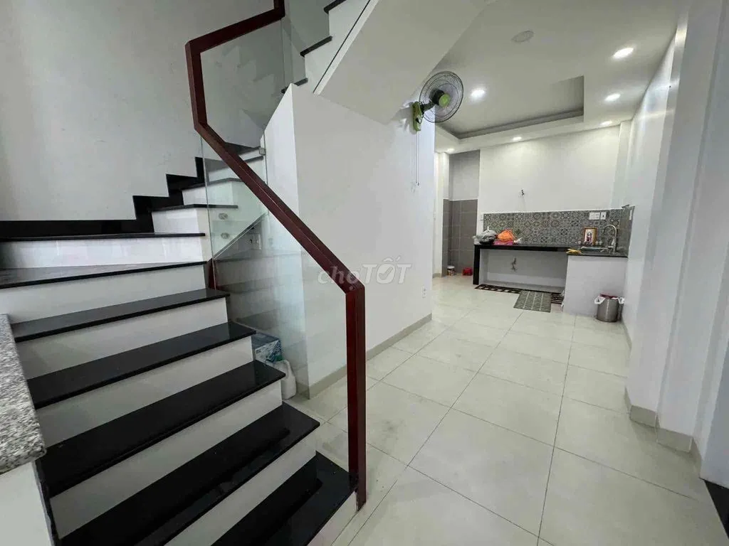 nhà 5 PHÒNG NGỦ 3,5x13 đường 3/2