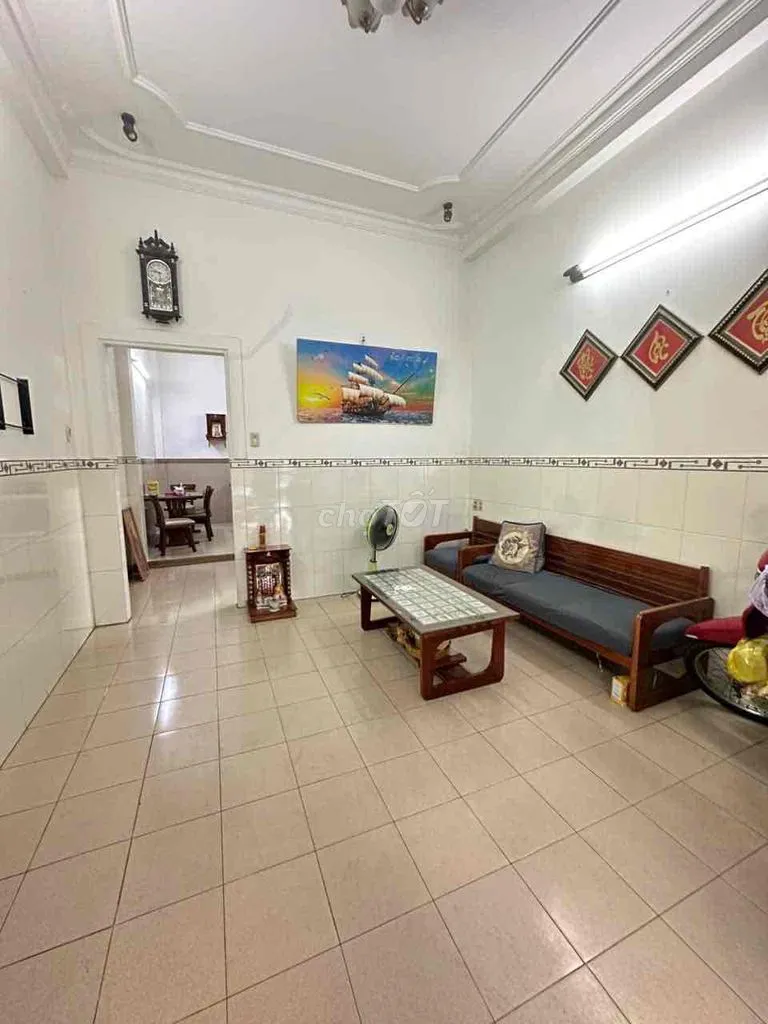 cho tuiee nhà hẻm hồng lạc p10 tân bình. DT: 5m x 10m 2 lầu 10tr