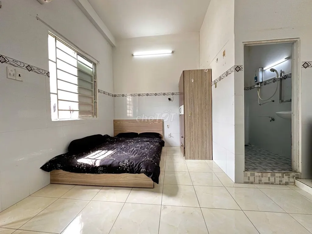 studio bancol cửa sổ trời sẵn nội thất như ảnh giá rẻ gần IUH VLU