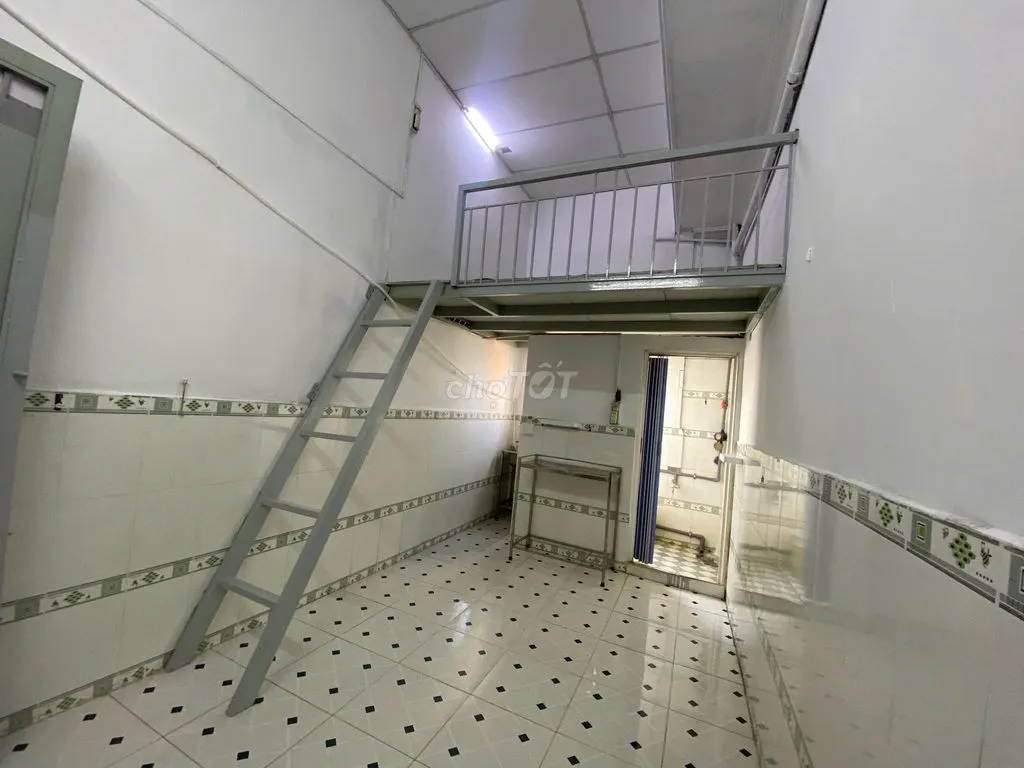 Duplex máy lạnh tầng trệt có kệ bếp wc riêng gần cv làng hoa