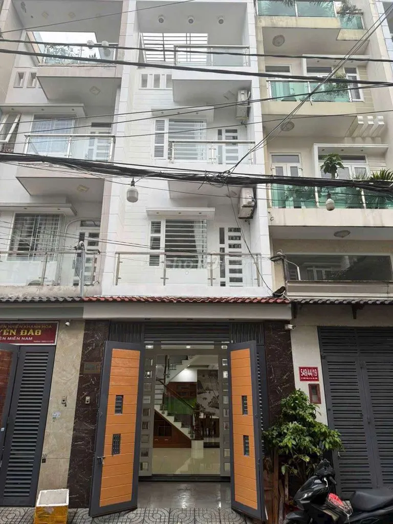 Cho thuê nhà Full nội Thất , xe hơi vào nhà ngủ