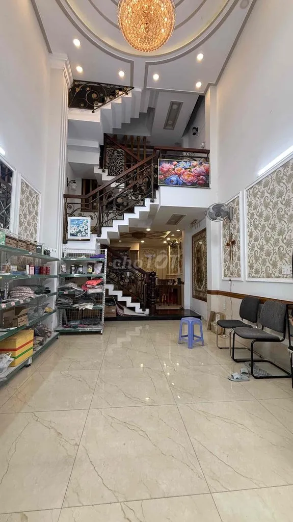 NHÀ PHỐ ĐƯỜNG 30 P6, 4PN, Lửng HXH NGỦ TRONG NHÀ