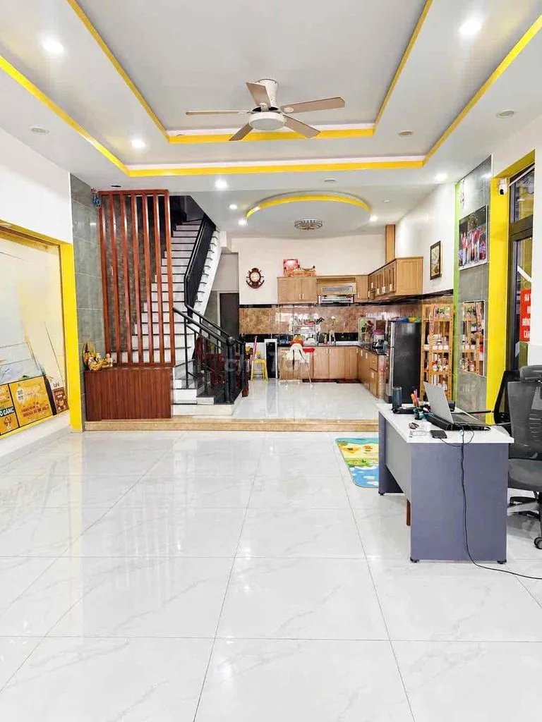Cho thuê nhà 3 tầng mặt đường 10.5m Đô Đốc Lân - Hoà Xuân, đối diện tr