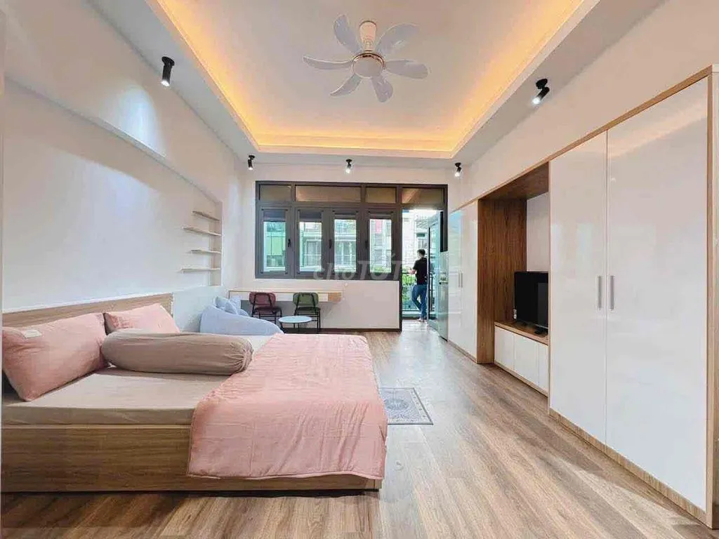 STUDIO BAN CÔNG FULL NT LAKEVIEW - ĐỖ XUÂN HỢP - SONG HÀNH