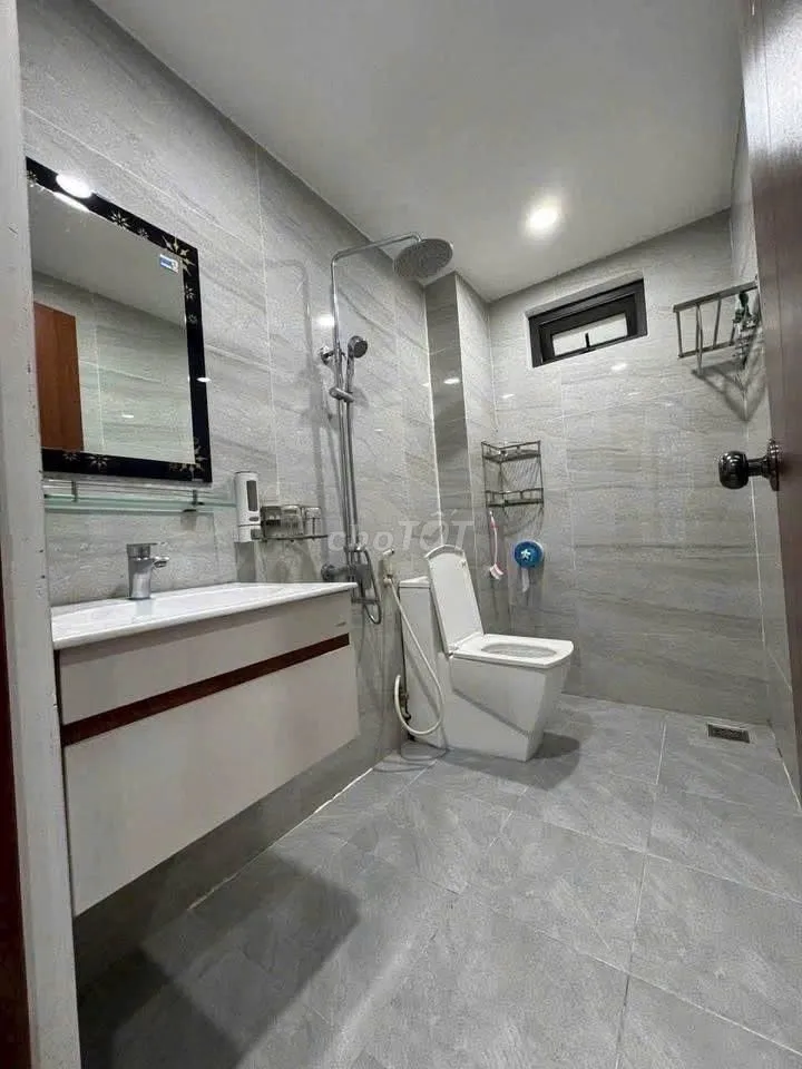 Cho thuê nhà đẹp nguyên căn đường Mai Chí Thọ, Phường Hòa Xuân, 4PN
