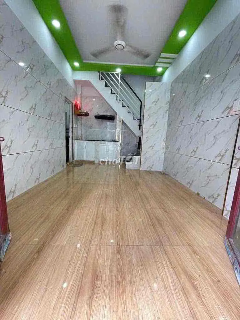 nhà trệt 2lầu , 2pn 3wc , có 2may lạnh , đường số 27 p6 gv