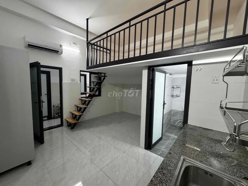 Phòng duplex full nt Dương Quảng Hàm cạnh VLU ở được 3-5 bạn. 4tr