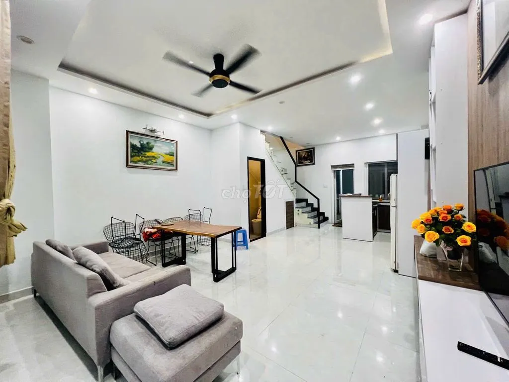 NHÀ PHỐ PARK RIVERSIDE - LIÊN PHƯỜNG Q9 - FULL NT - 3PN 3WC - 3 TẦNG
