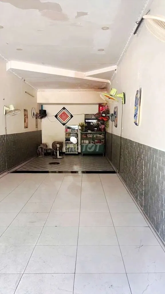 Mặt tiền Hiền Vương. Tân Phú (1pn, 1wc). Dtsd 100m2