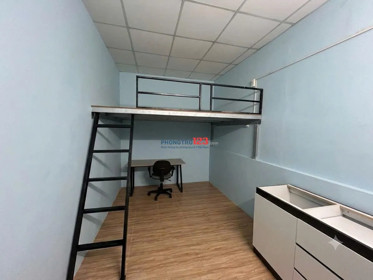 Cho thuê phòng gác, Gần sân bay - Hồng Hà, Tân Bình