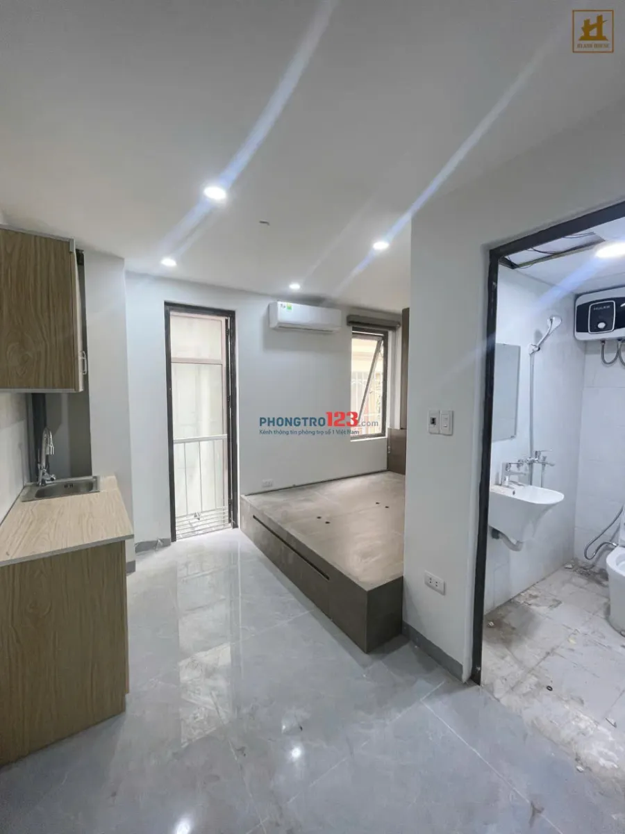 Căn Hộ Studio Ban Công 28m2 - Nội Thất Mới Ting - Gần Chợ Bà Chiểu, Uef, Hồng Bàng