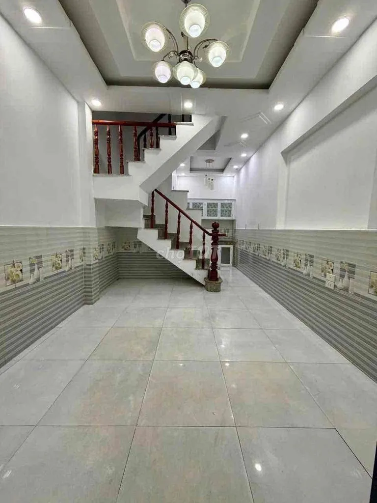 Cho thuê nhà Hiệp Thành Q12 2lầu 3PN 3wc 6tr owr cả gia đình đi về GV