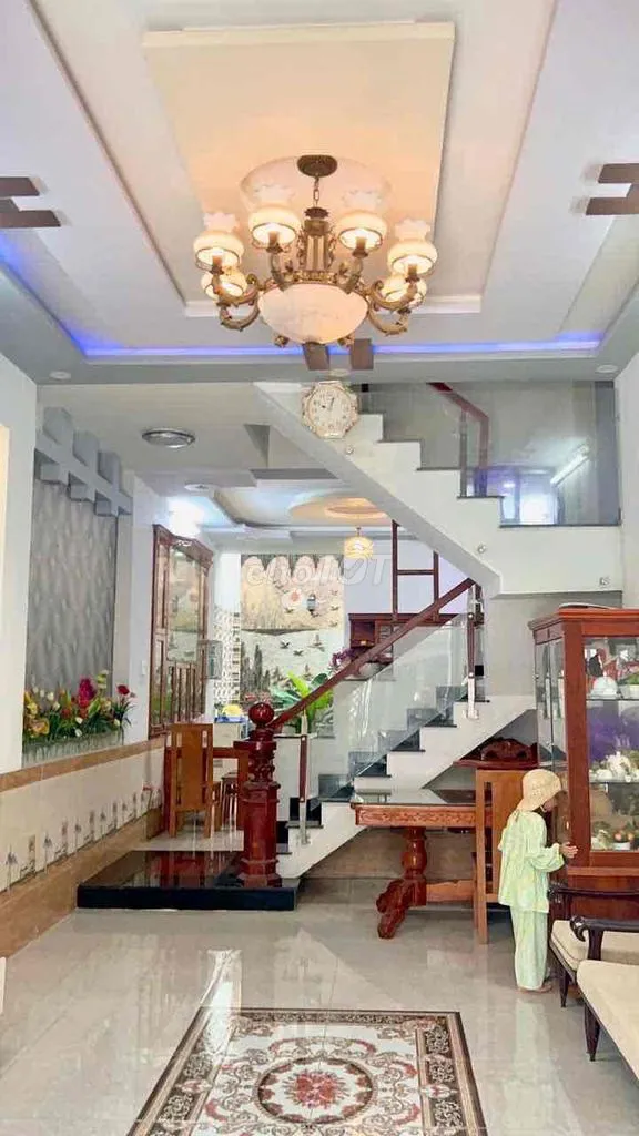 Cho thuê nhà đẹp rẻ Trung Mỹ Tây Q12 2lầu 204m 4PN 5wc full nt 12trvip