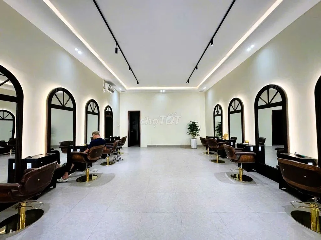 Giảm 2tr! Nhà mặt tiền Linh Xuân 150m2 có vỉa hè rộng tiện kinh doanh