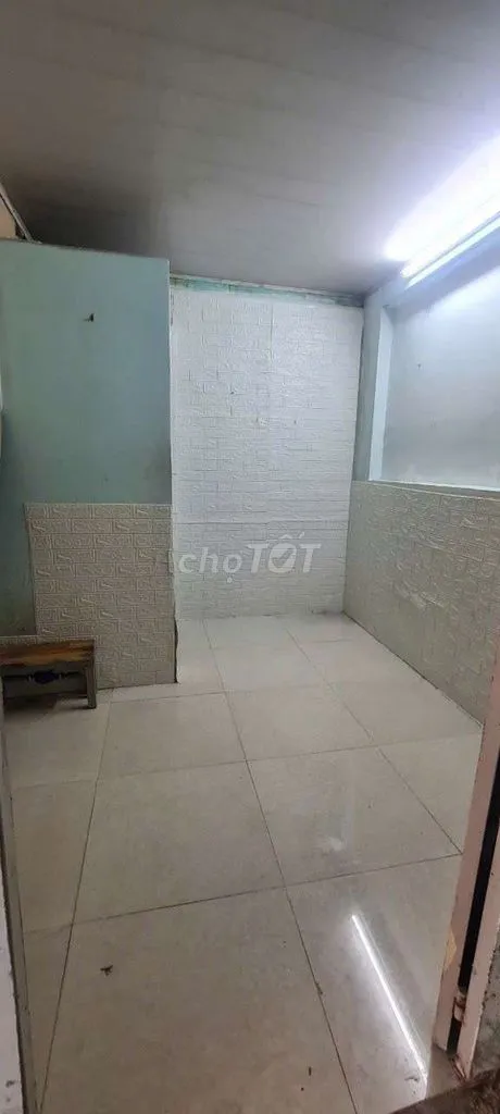 Phòng tầng trệt hẻm ôtô Cách mạng tháng 8