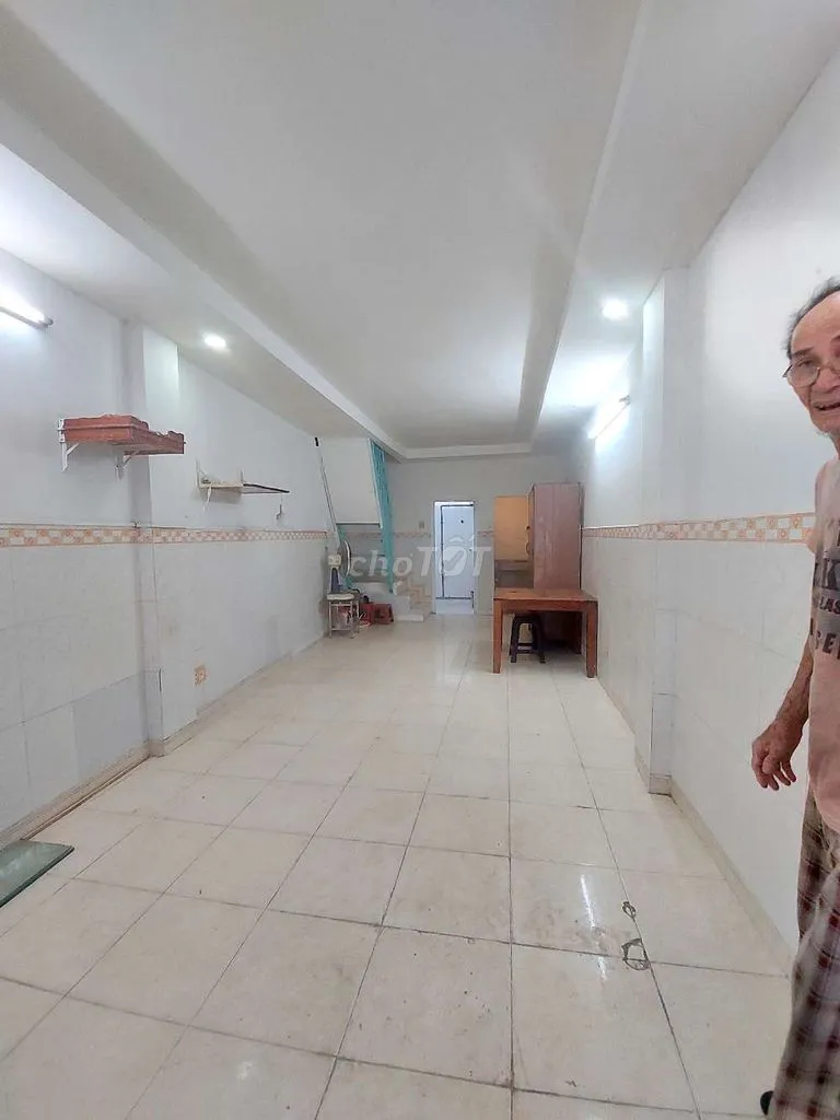 CHO THUÊ NHÀ 1 LẦU, 2PN, 2WC HẺM BA GÁC ĐƯỜNG HÒA BÌNH, NGAY ĐẦM SEN
