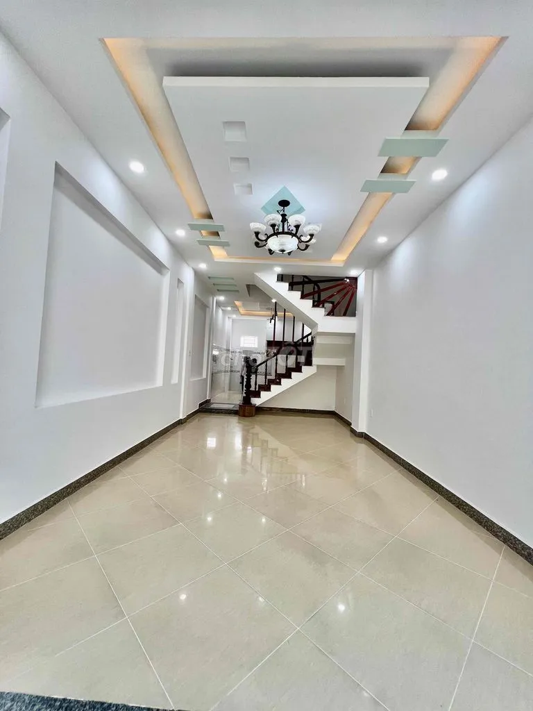 Cho Thuê Nhà DT 110m2 1Trệt 1Lầu 2Pn 2Wc Sân Hẻm Ôtô Ngay Ngã Tư Ga