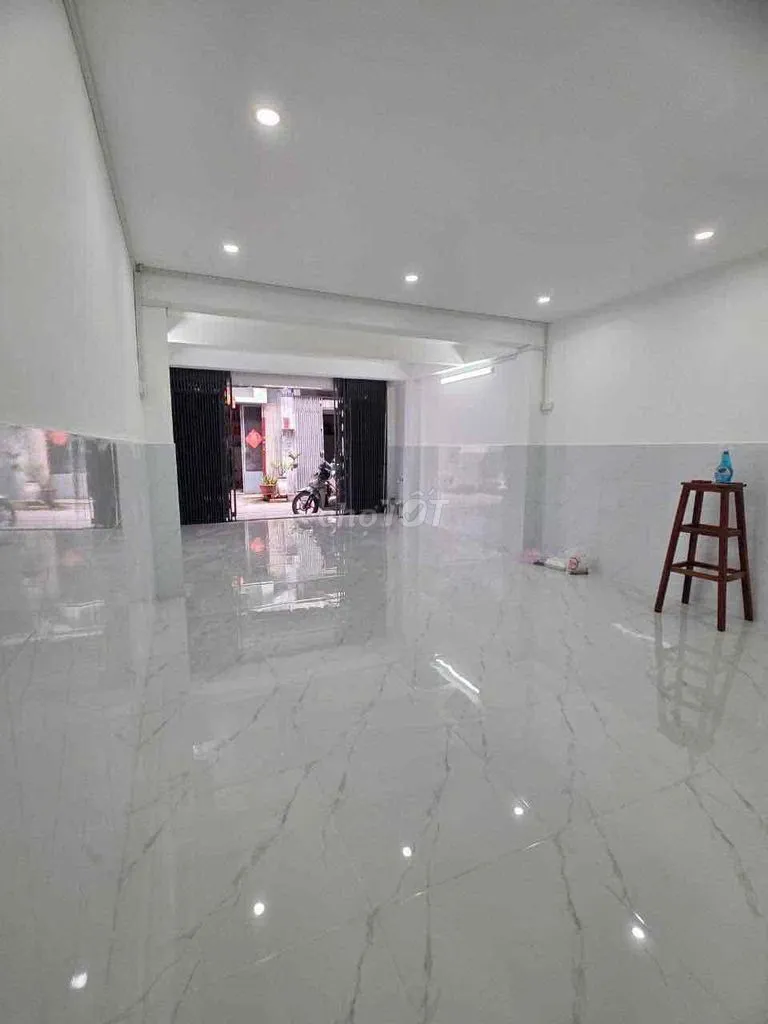 🏡 CHIẾN LƯỢC – SÁT CHỢ BÌNH TRỊ ĐÔNG -ĐƯỜNG TÊN LỬA 📐 4x11m – 1tr1 Lau