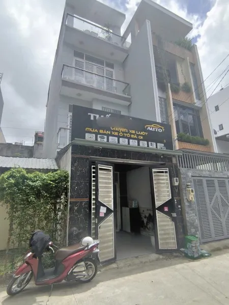 Cho thuê nhà cấp 4 nguyên căn có nội thất giường tủ máy lạnh, khu vực trung tâm Hoàng Diệu 2 TD