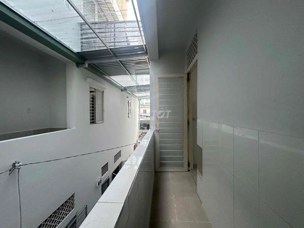 Phòng 1 Trệt 1 Lầu Ban Công Rộng 40M2 Gần New SaiGon Tiện Về Quận 7