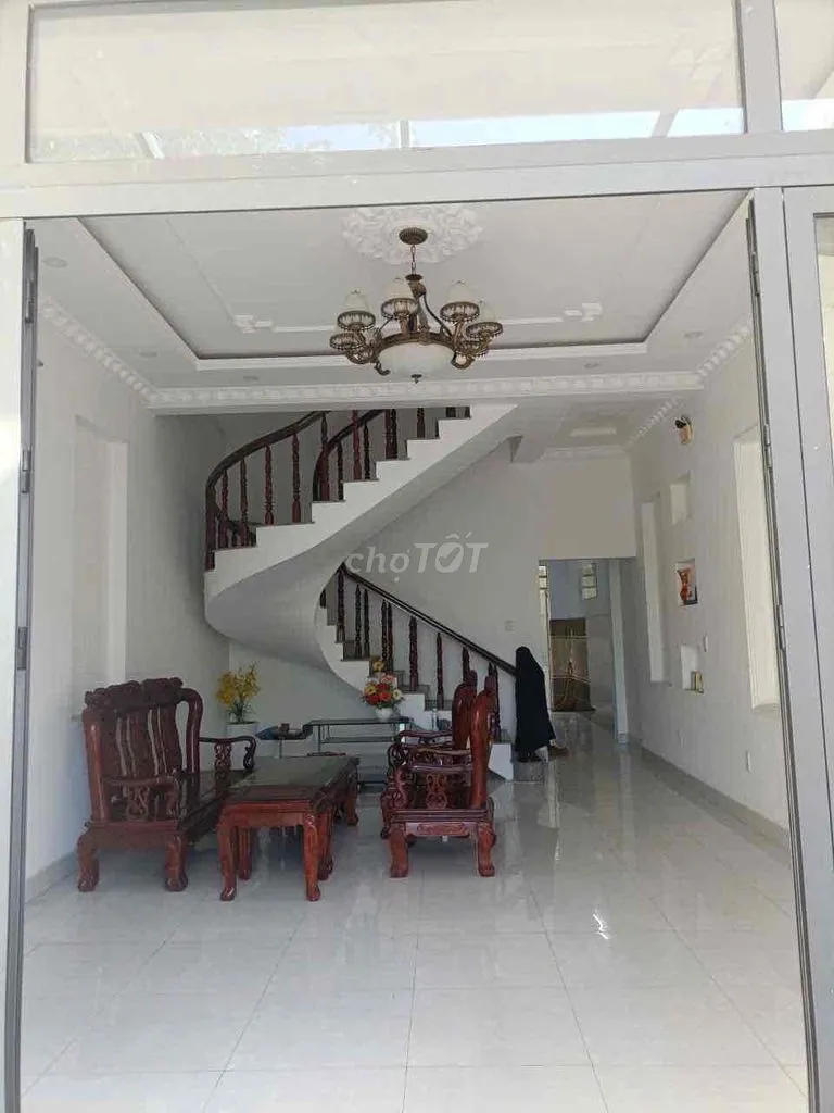 Cho Thuê Nhà Nguyên Căn 5x18m, 1 Trệt 2 Lầu + Sân Thượng, giá 22 Tr/