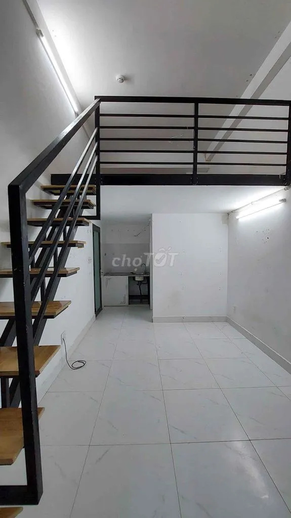 PHÒNG GÁC CÓ CHỖ PHƠI ĐỒ RIÊNG CÁCH ĐH UFM 1km