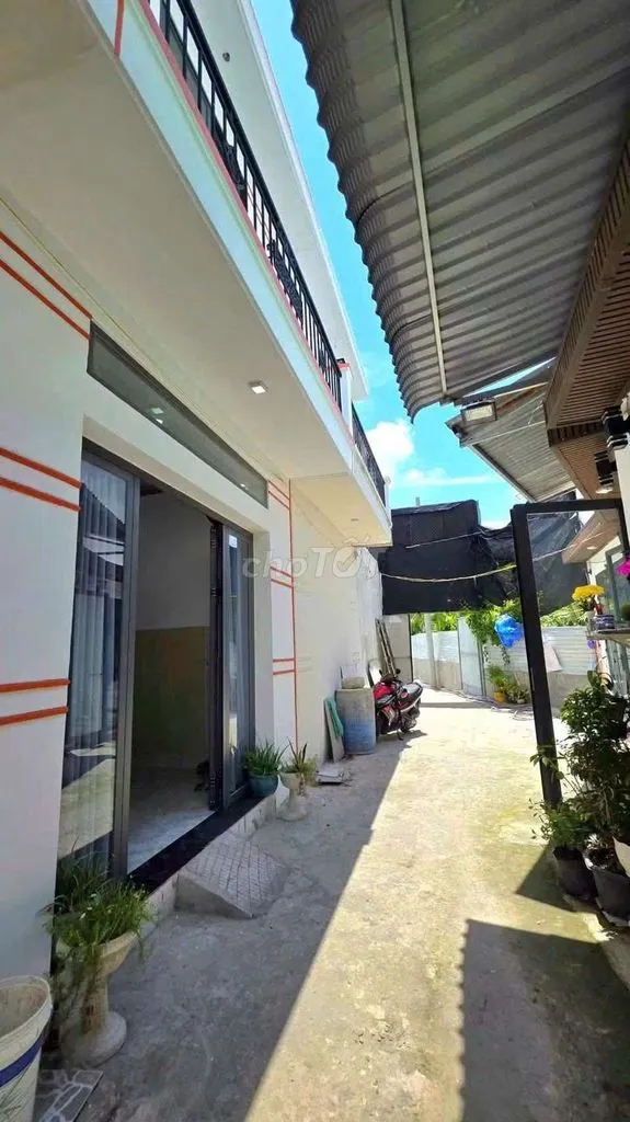 cho cố nhà hẻm xe hơi xã Quy Đức gần cầu Ông Thìn
