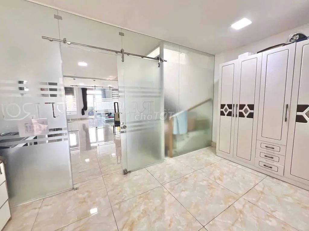 MẶT TIỀN 5X17,