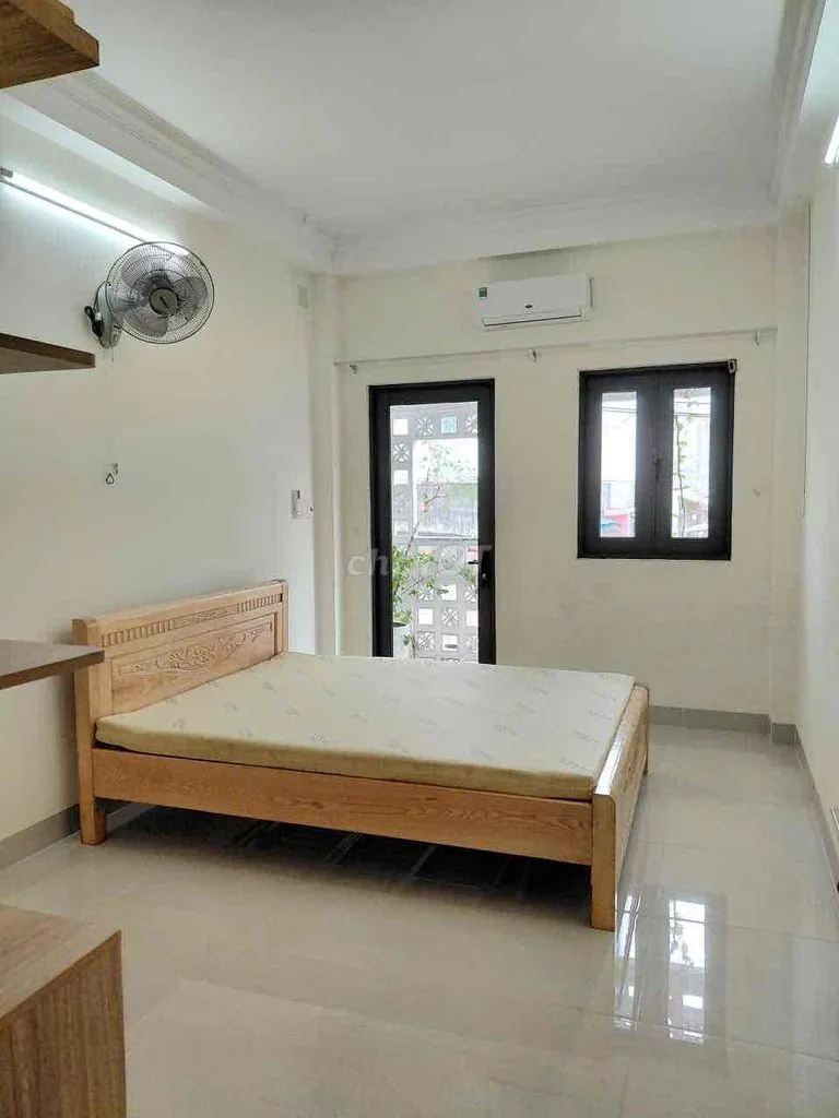 Nhà 4 Tầng, 4PN, Hẻm 10m Nguyễn Văn Công – Giá 14tr/Tháng