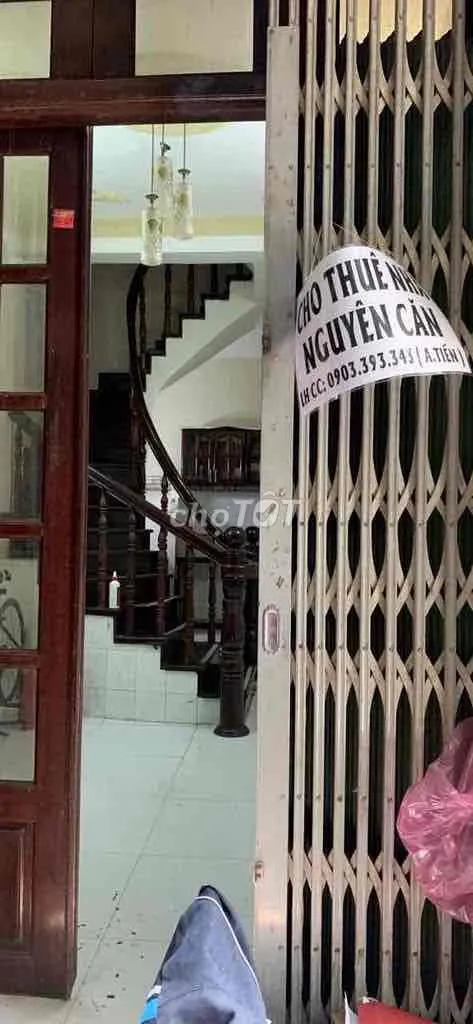 chính chủ vào ở liền 3phòng ngủ 3tolet phòng khách bếp sân phơi cửa gỗ