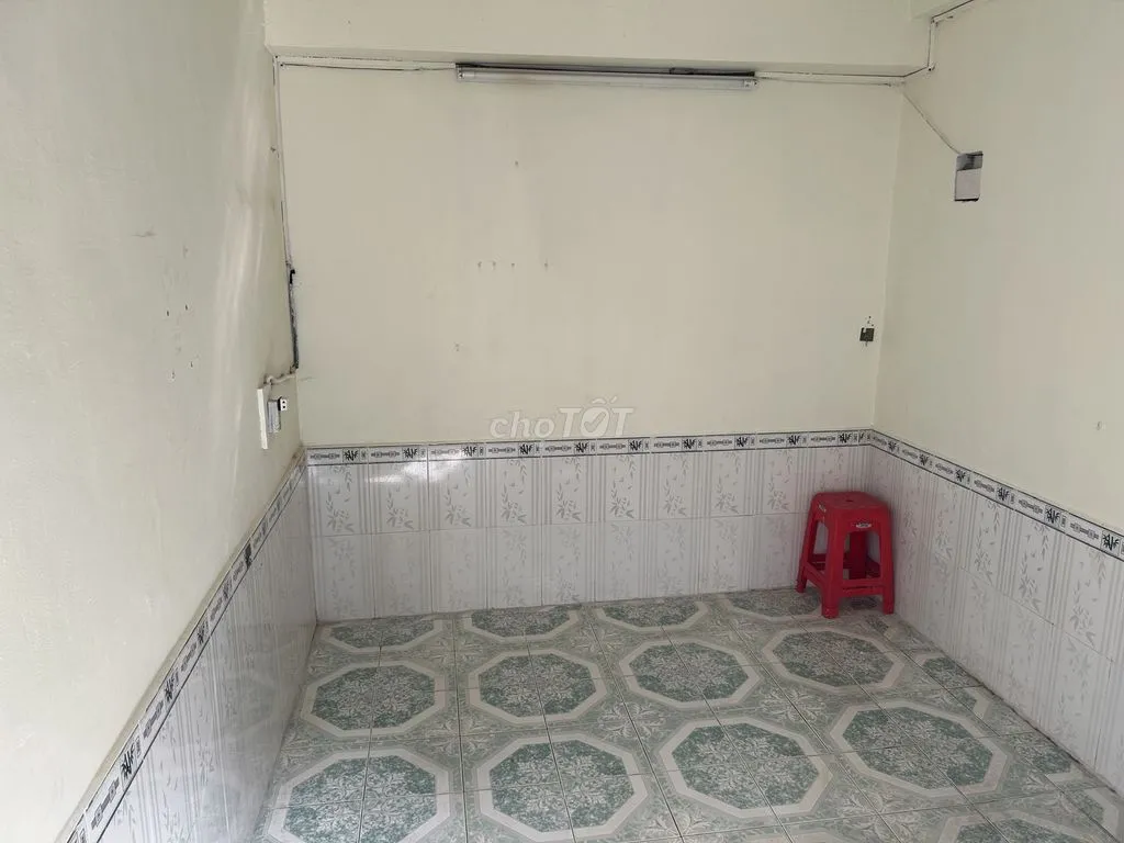 Phòng trọ 13m² đúc kiên cố, mát mẻ, hẻm 7m, hướng Đông Nam