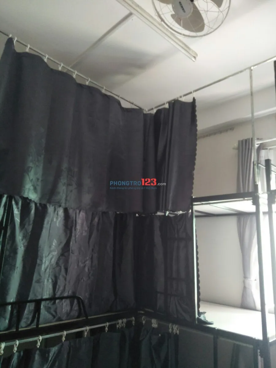 Phòng trọ ở ghép KTX chỉ 900K/tháng điện nước wifi tại Quận 10