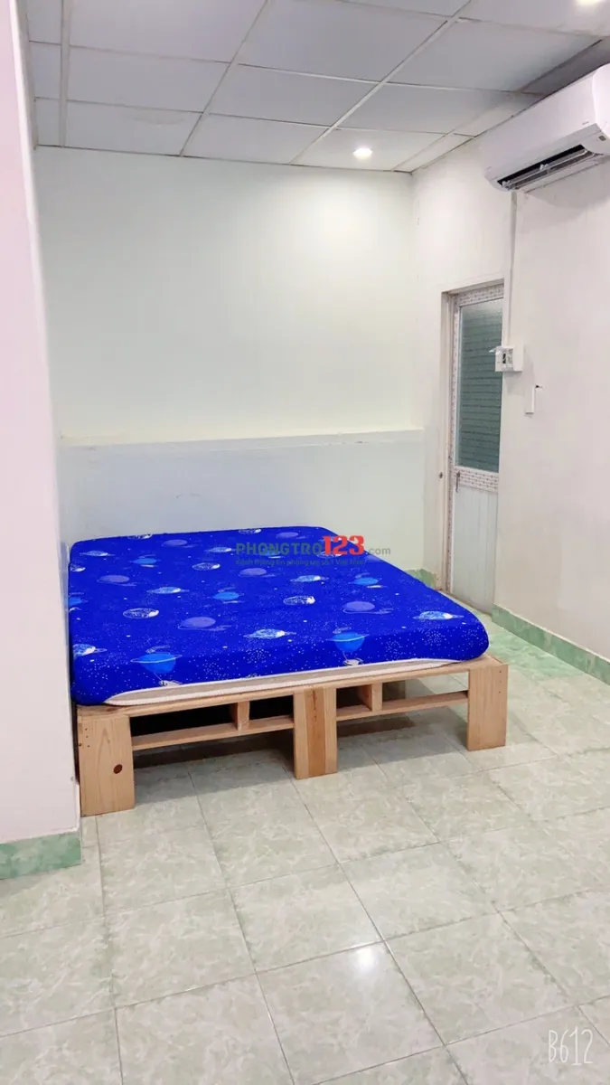 Phòng trọ 22m2 full nội thất, máy lạnh, toilét riêng, tủ lạnh , máy giặt chung