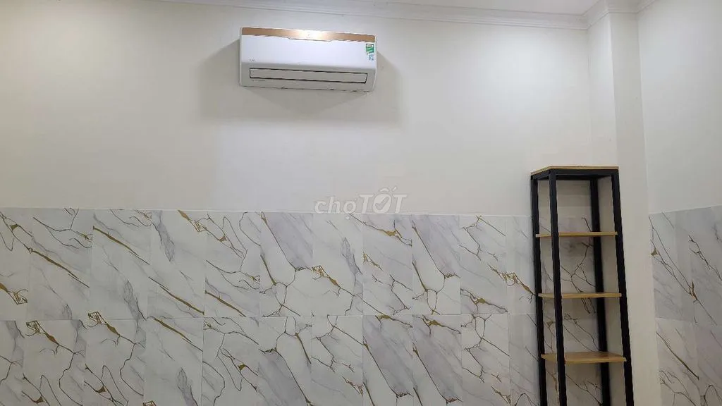 Phòng trọ đẹp, free nhiều tiện ích. Có máy lạnh, gần trường Đh, q1