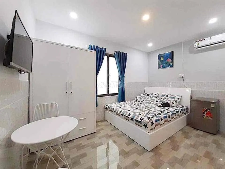 Cho thuê studio cửa sổ trời giá rẻ gần Lotte, KCX, rộng thoáng Q7