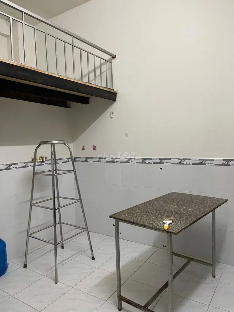 Nhà Hiện đang trốn 1 phòng cần cho thuê