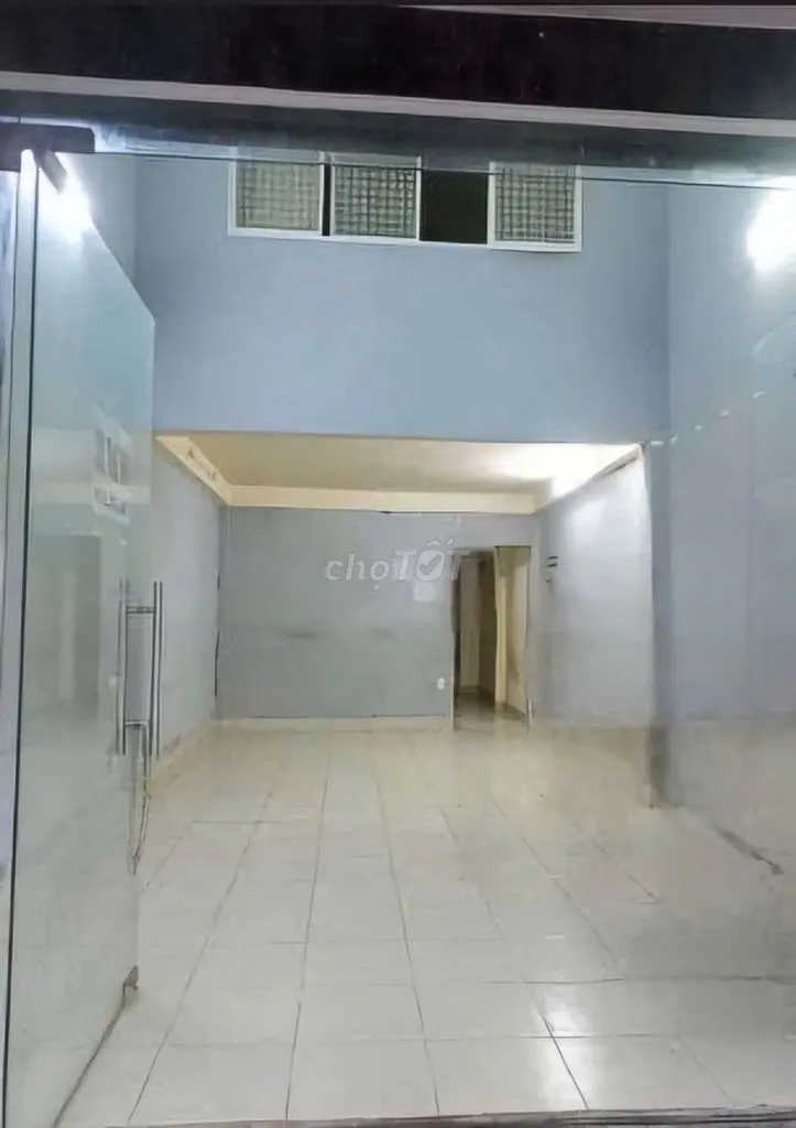 Nhà mặt tiền Lạc Long Quân, Trệt 3 Lầu, 3PN 3WC, 4x15m, 22TR