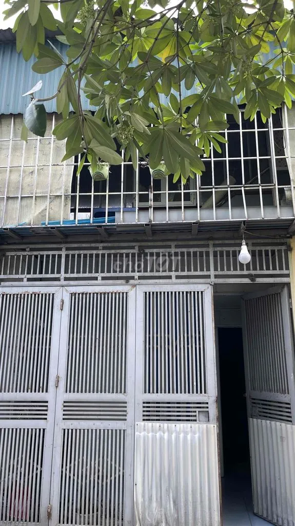 Cho thuê nhà 2 tầng riêng biệt