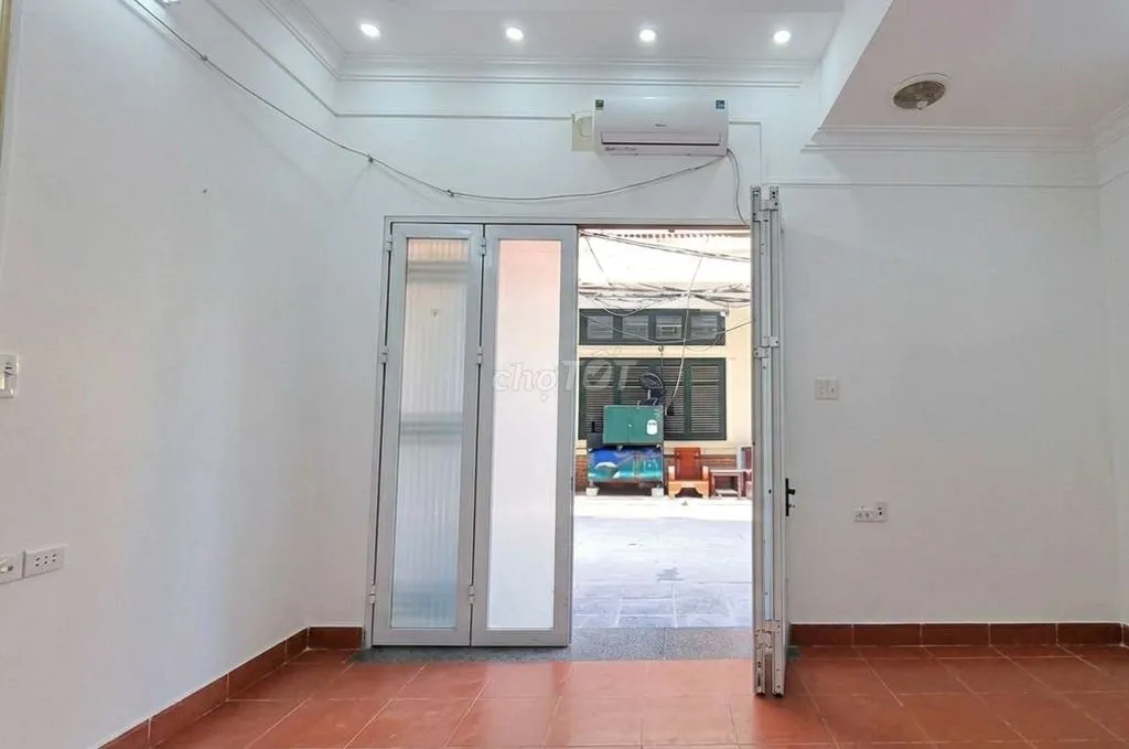Nhà - kho Cầu Giấy