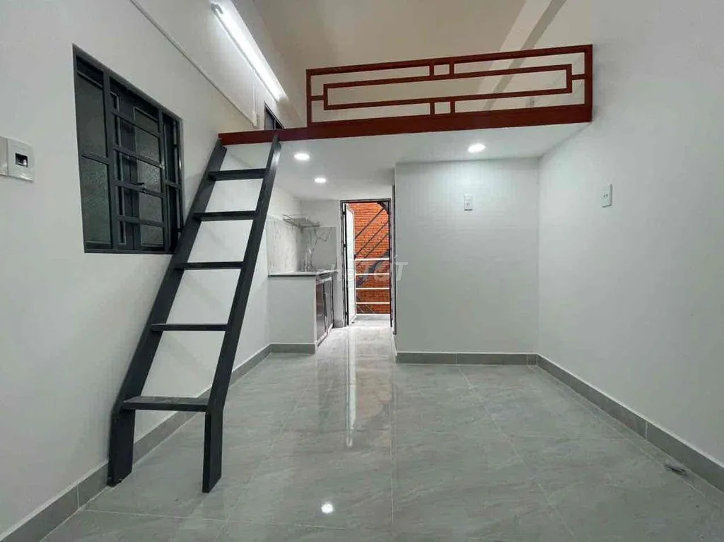 Duplex Bùi Đình Tuý mới xây siêu rộng, có ban công thoáng, free xe