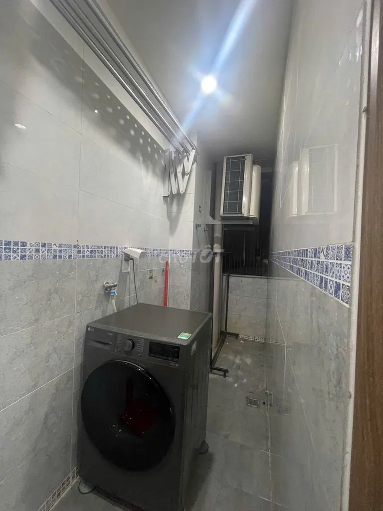 chính chủ cho thuê căn 2pn có ban công full nội thất