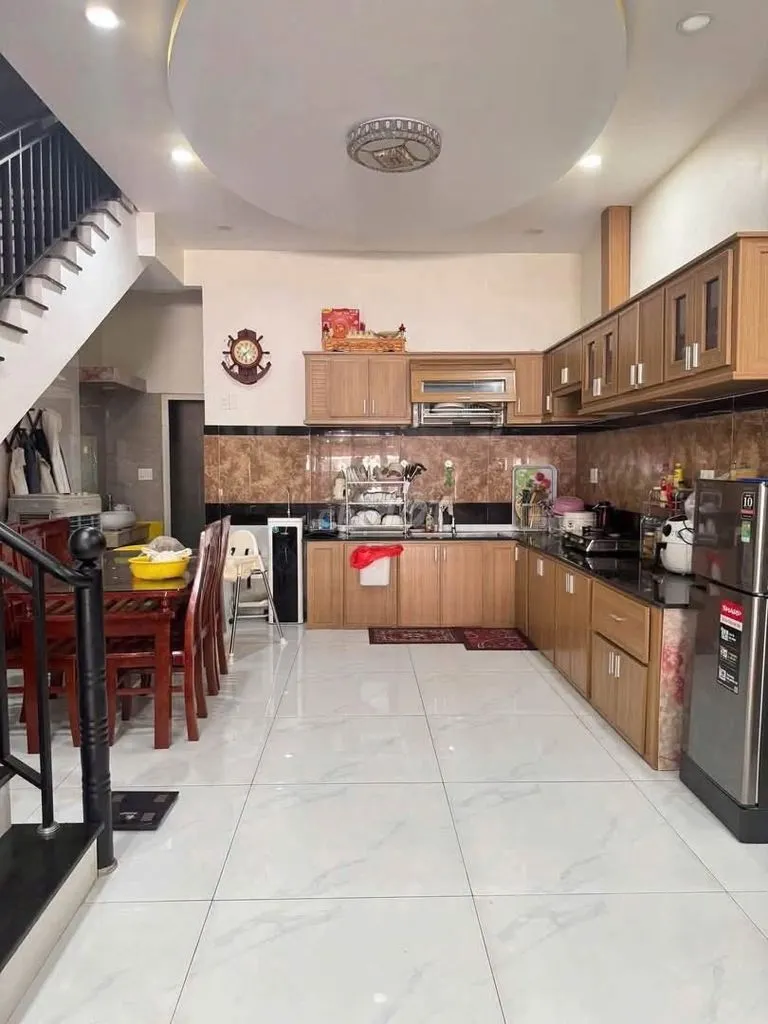 CHO THUÊ NHÀ 3 TẦNG MỚI ĐẸP ĐÔ ĐỐC LÂN