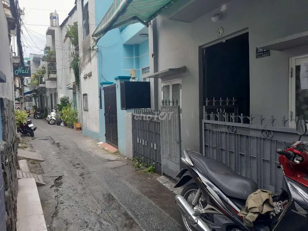 nhà 2 pn sạch thoáng ,gần chợ ,trường học ,nhà thờ