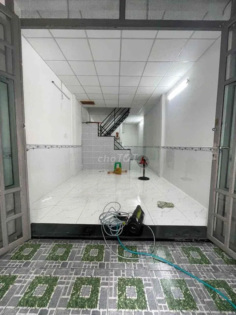 chính chủ cho thuê nhà 4,5x13 lầu