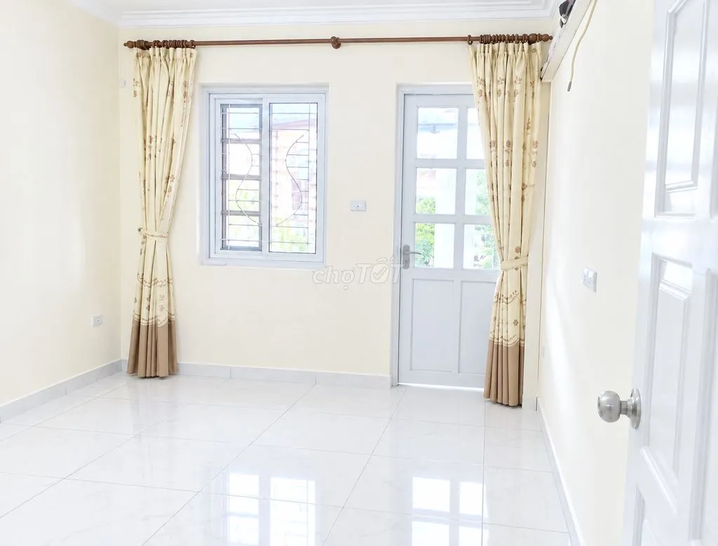 Cho Thuê căn hộ tập thể tầng 4 Nhà A1 - Ngõ 45 Chùa Bộc