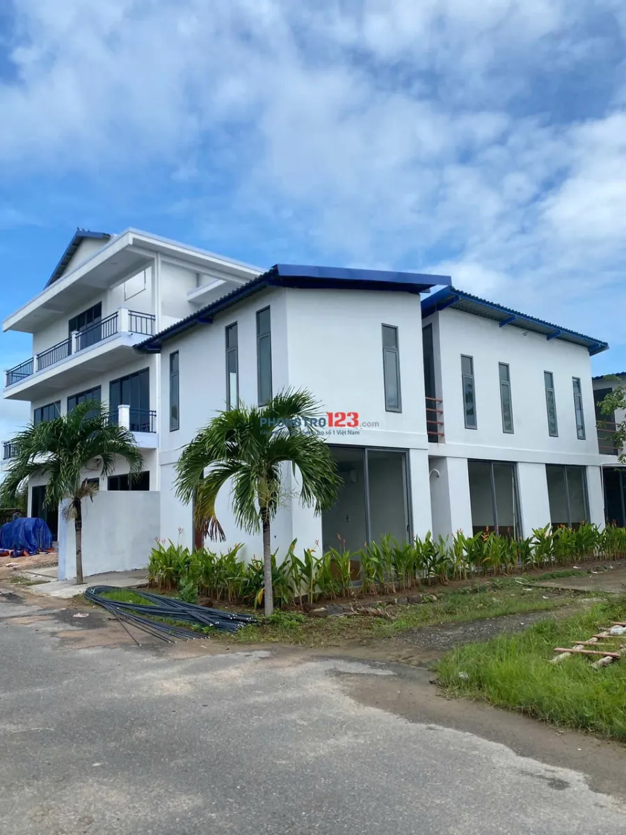 Cho thuê dài hạn Phòng Villa, chỉ cách bãi biển Hồ Tràm 1,5 km